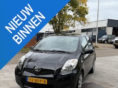 Toyota Yaris - 1.3 VVTi Comfort 2010 | 136.826 km | Zwart | Nette staat