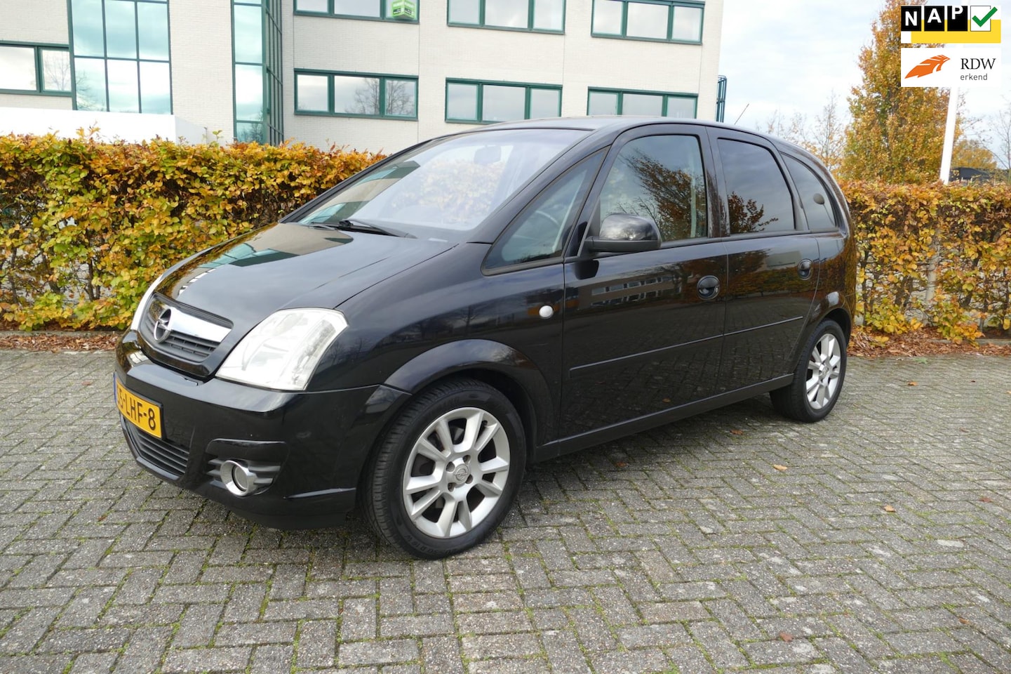 Opel Meriva - 1.6-16V Cosmo Apk 31-05-2026 Clima lm velgen - AutoWereld.nl