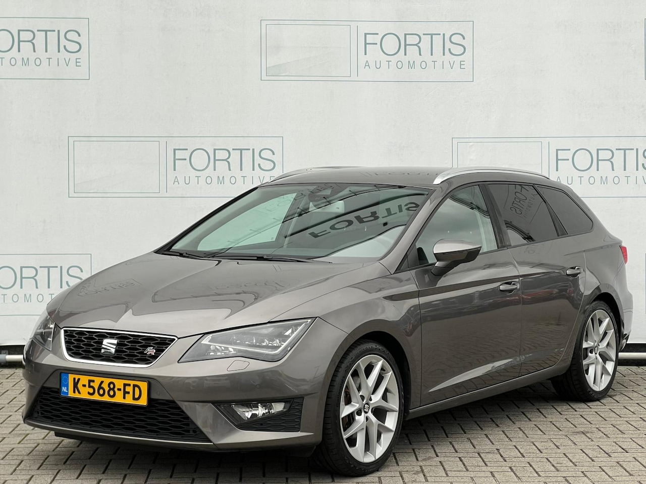 SEAT Leon ST - 1.4 TSI FR First Edition GOED ONDERH | STOELVERW | NAVI | - AutoWereld.nl