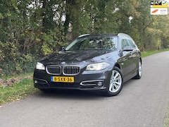 BMW 5-serie Touring - 520i High Luxury Edition | Cruise + Navi Nu € 13.950,