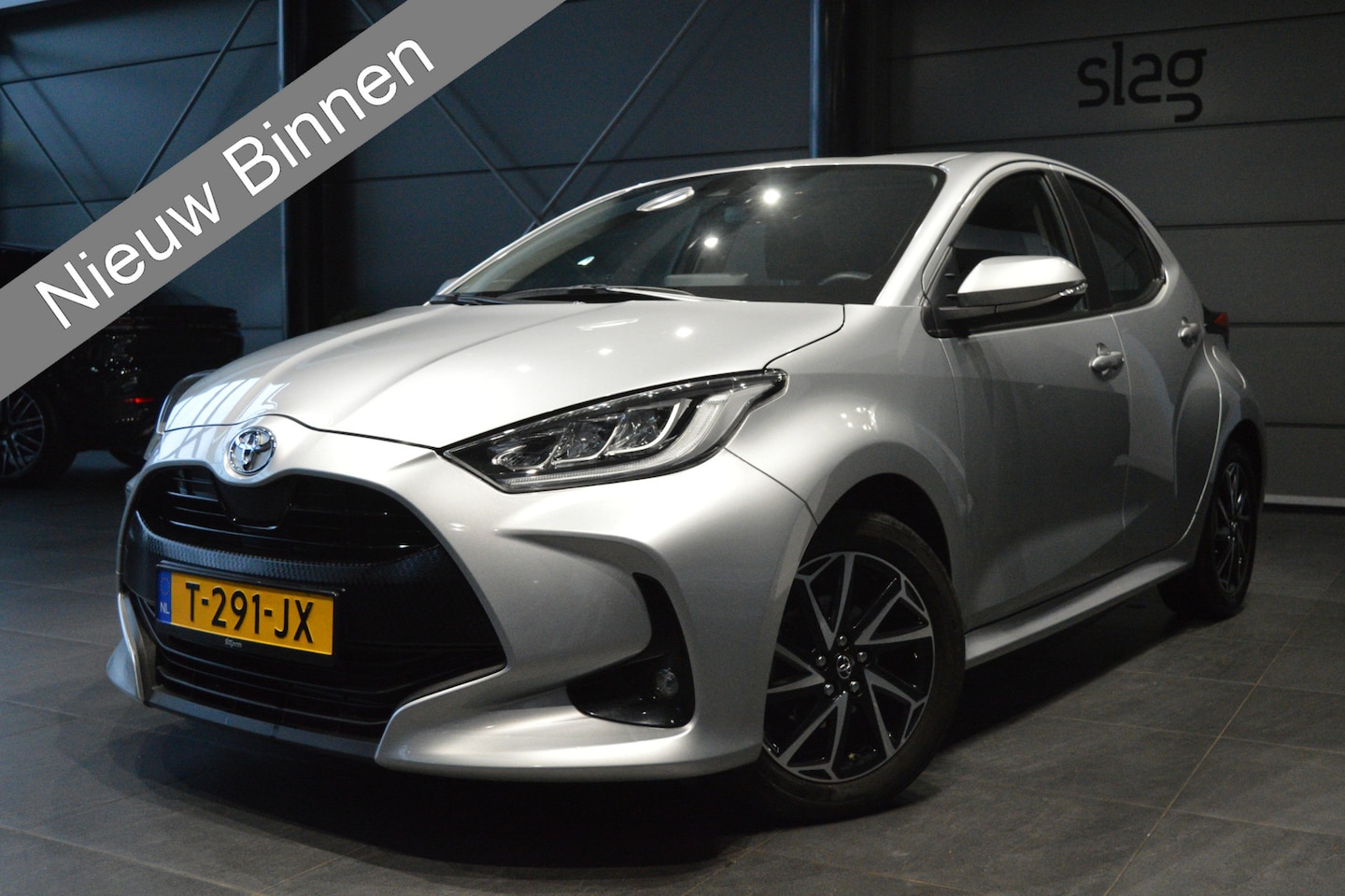 Toyota Yaris - 1.5 VVT-i Dynamic airco camera keyless carplay 16 inch !! - AutoWereld.nl