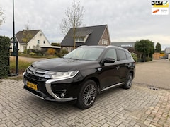 Mitsubishi Outlander - 2.0 PHEV instyle | NAP Leder Navi Camera Trekhaak Stoelverwarming |