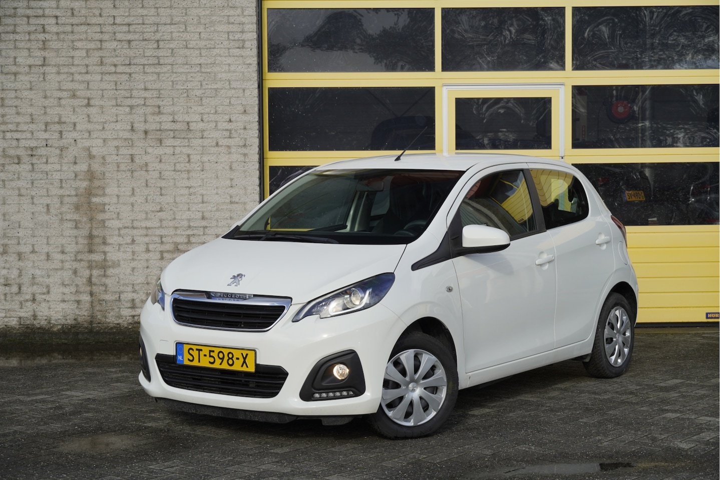 Peugeot 108 - 1.0 e-VTi 5drs Active BJ2018 Led | Audio | Airco | Stuurbekrachtiging | Getint glas - AutoWereld.nl