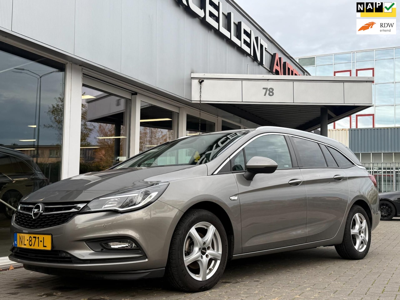 Opel Astra Sports Tourer - 1.6 CDTI Business+ Navigatie - AutoWereld.nl