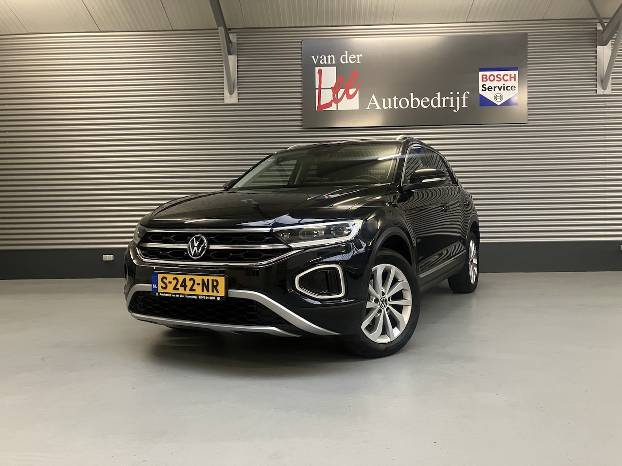 Volkswagen T-Roc - 1.5 TSI STYLE/IQ DRIVE/IQ LIGHT/ TREKHAAK/17 INCH/ENZ - AutoWereld.nl