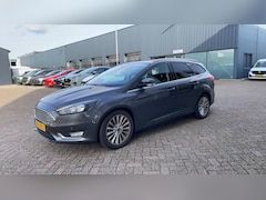 Ford Focus Wagon - 1.0 EcoBoost 125pk Titanium | Navigation Pack | Parking Pack | Trekhaak