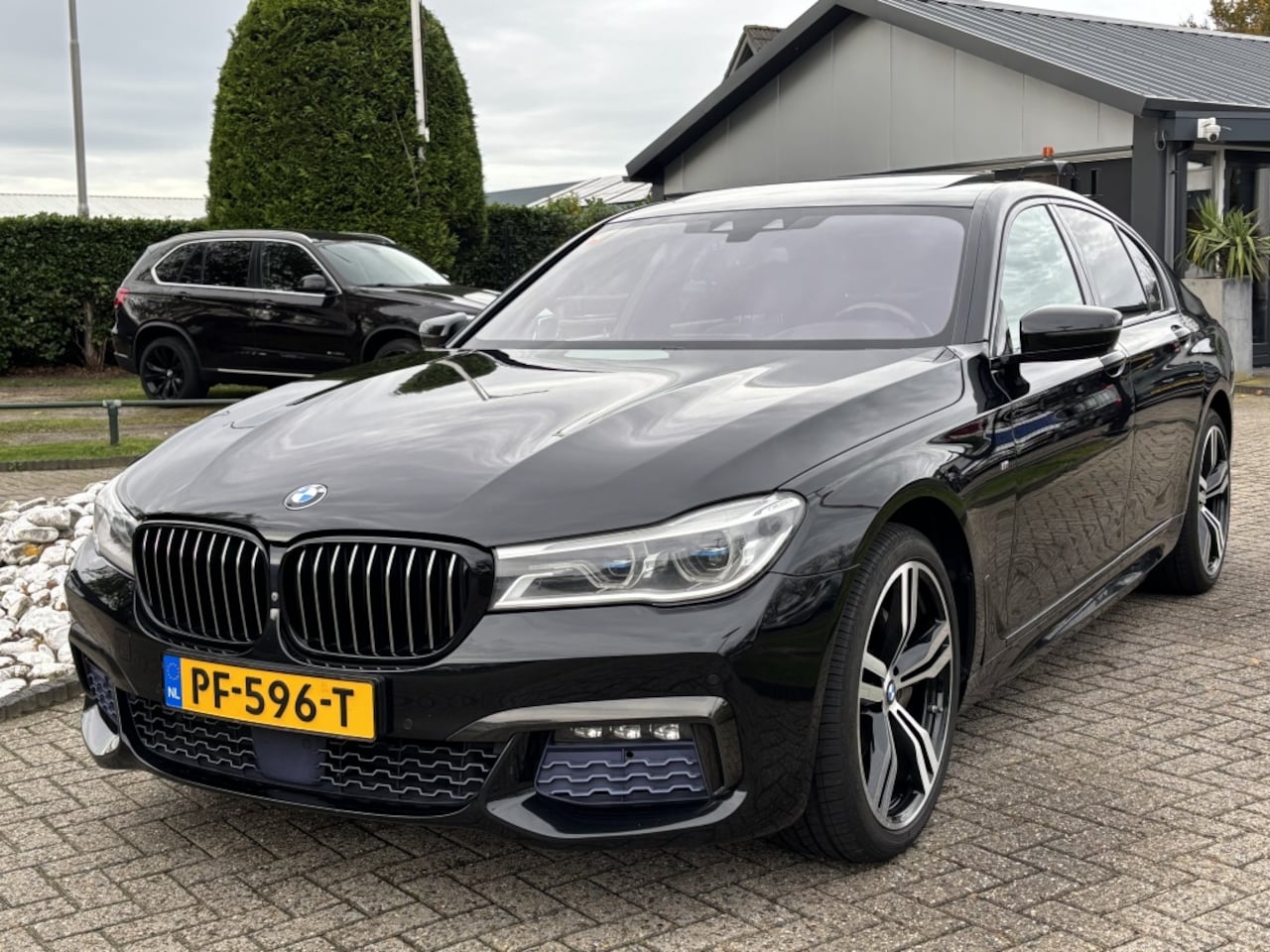 BMW 7-serie - 740D X-Drive 2016 Zwart M-Pakket Vol Opties - AutoWereld.nl