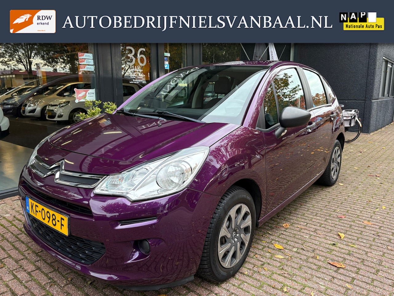 Citroën C3 - 1.0 PureTech Attraction Airco/121Dkm/Navi/Trekh. - AutoWereld.nl