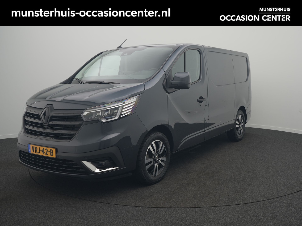 Renault Trafic - 2.0 dCi 170 T29 L1H1 Luxe - 170 PK - All Seasonbanden - Achteruitrijcamera - Cruise Contro - AutoWereld.nl