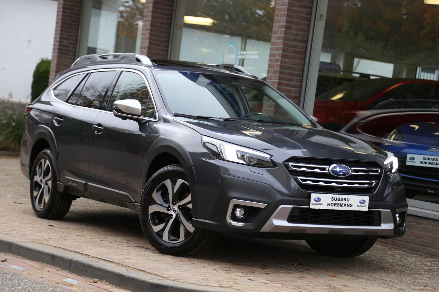 Subaru Outback - 2.5i Premium AWD Schuifdak Leer Camera LED Trekhaak HarmanKardon - AutoWereld.nl