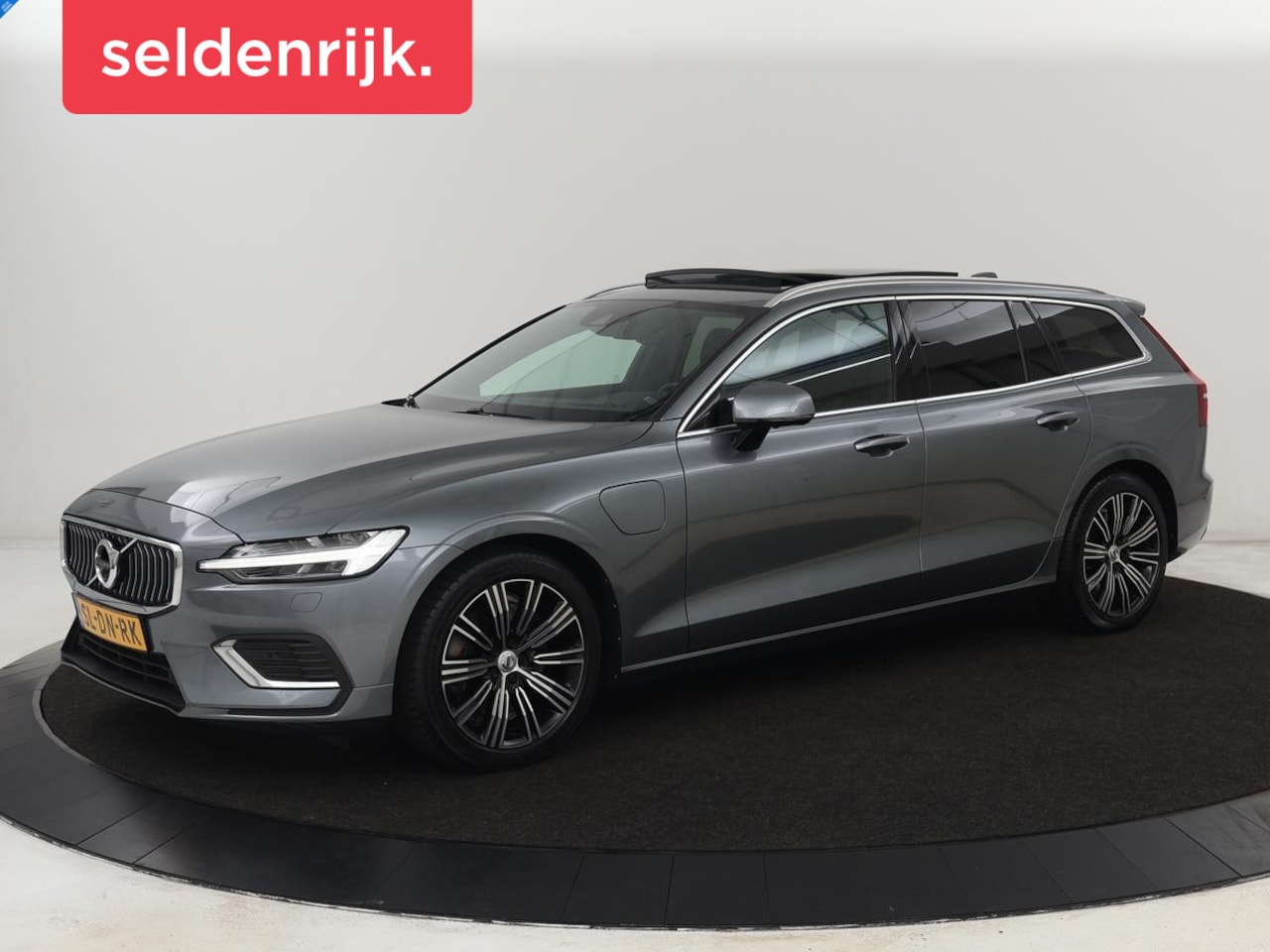 Volvo V60 - 2.0 T6 Recharge AWD Inscription | Panoramadak | Leder | 360 Camera | Stoelverwarming | Hea - AutoWereld.nl