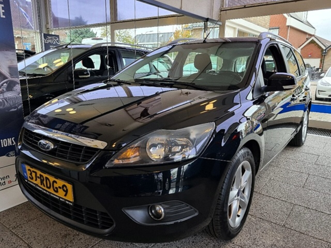 Ford Focus - 1.6 16V 100PK Comfort - AutoWereld.nl