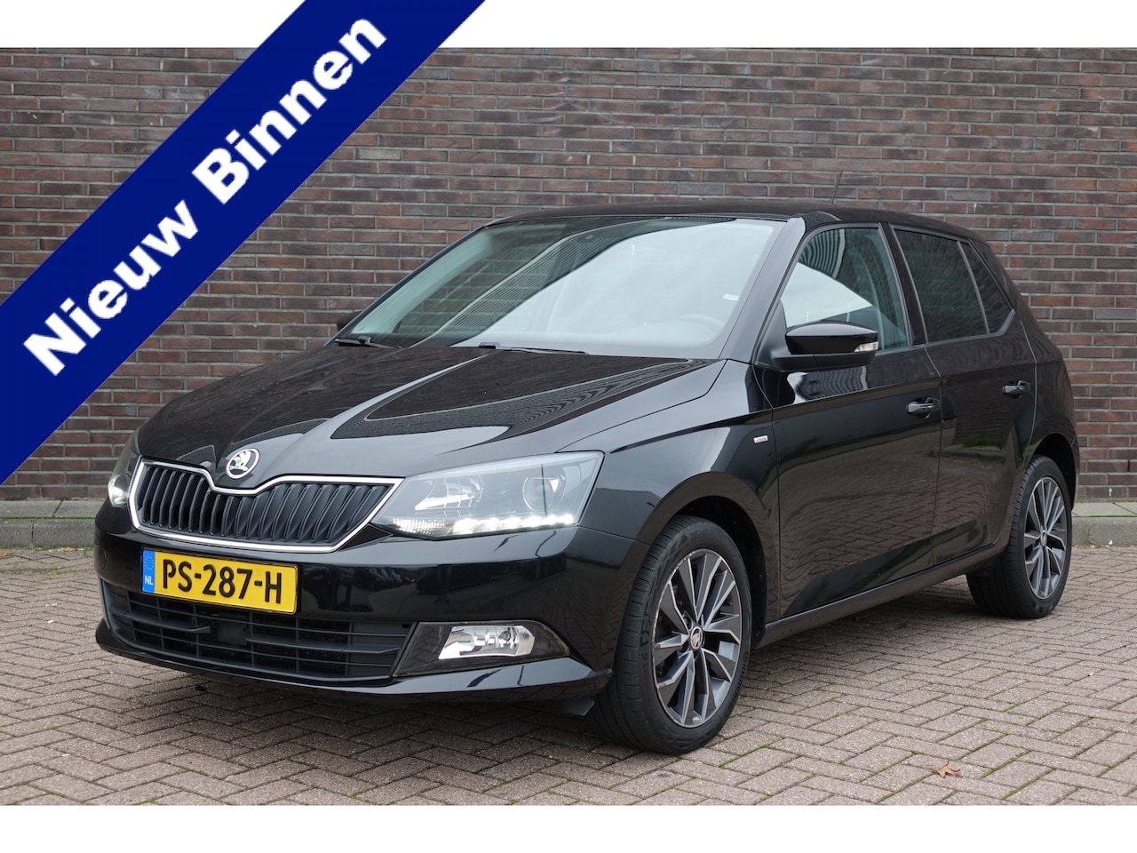 Skoda Fabia - 1.0 TSI Drive 1.0 TSI Drive, zwart, full options! Super mooie auto! Inclusief BTW - AutoWereld.nl