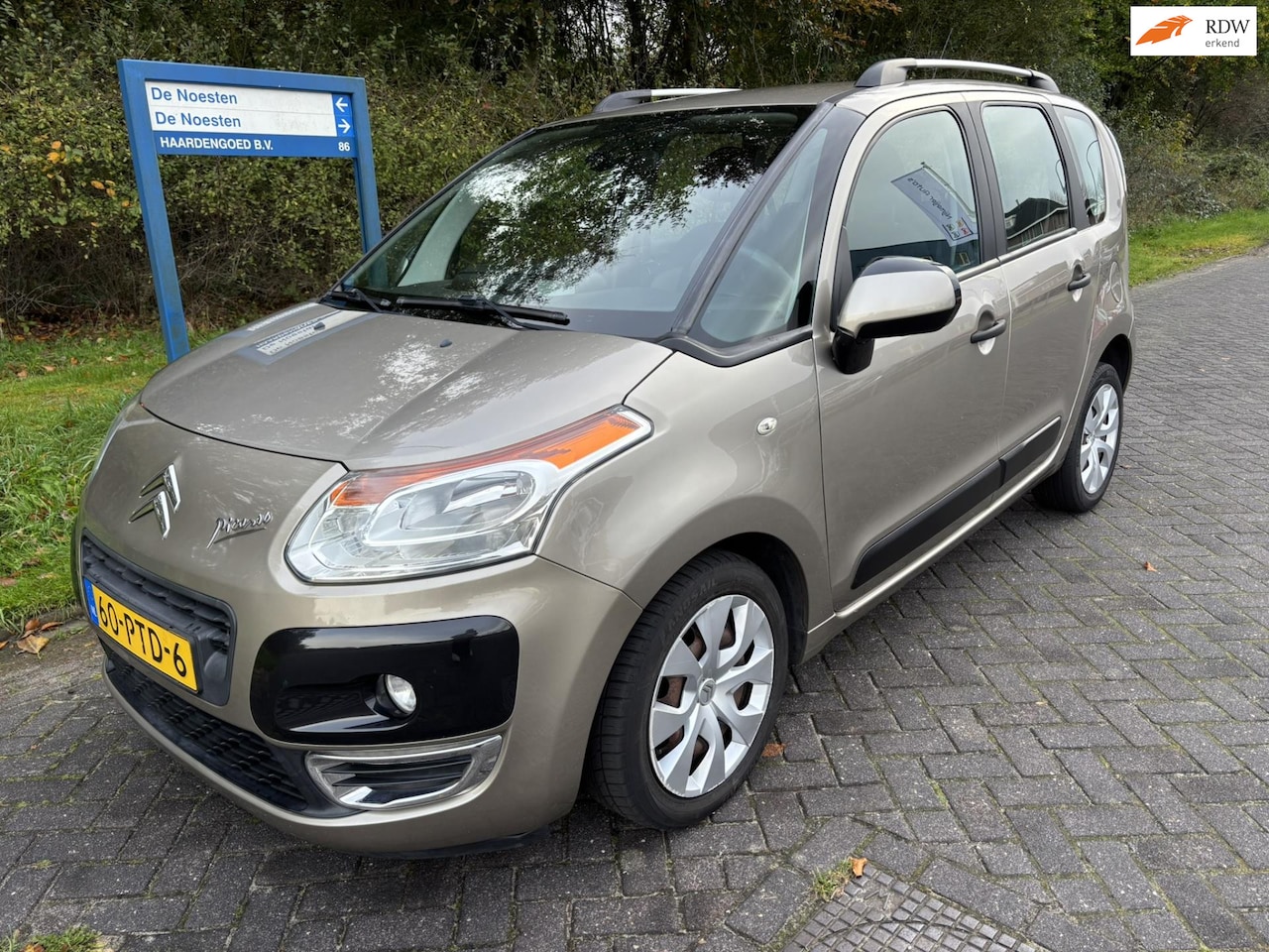 Citroën C3 Picasso - 1.4 VTi Aura | Nieuwe APK | Airco | NAV - AutoWereld.nl