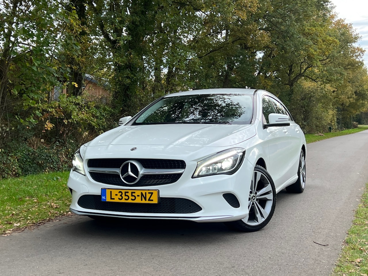 Mercedes-Benz CLA-klasse Shooting Brake - 180 AMG | Cruise + Camera + Navi Nu € 15.975,-!!! - AutoWereld.nl