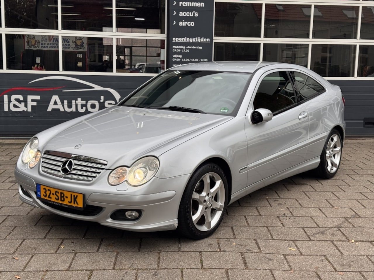 Mercedes-Benz C-klasse Sportcoupé - 200 K. Sport Edition Navi DAB Cruise 17" Dealer Onderhouden - AutoWereld.nl
