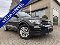 Volkswagen T-Roc - 1.5 TSI Automaat Style Carplay / Parkeersensors / Cruise control