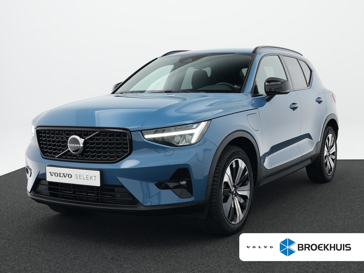 Volvo XC40 - 1.5 T5 Plug-in hybrid Plus Dark | Harman/Kardon | Adaptive Cruise | Camera | Elek stoelen - AutoWereld.nl