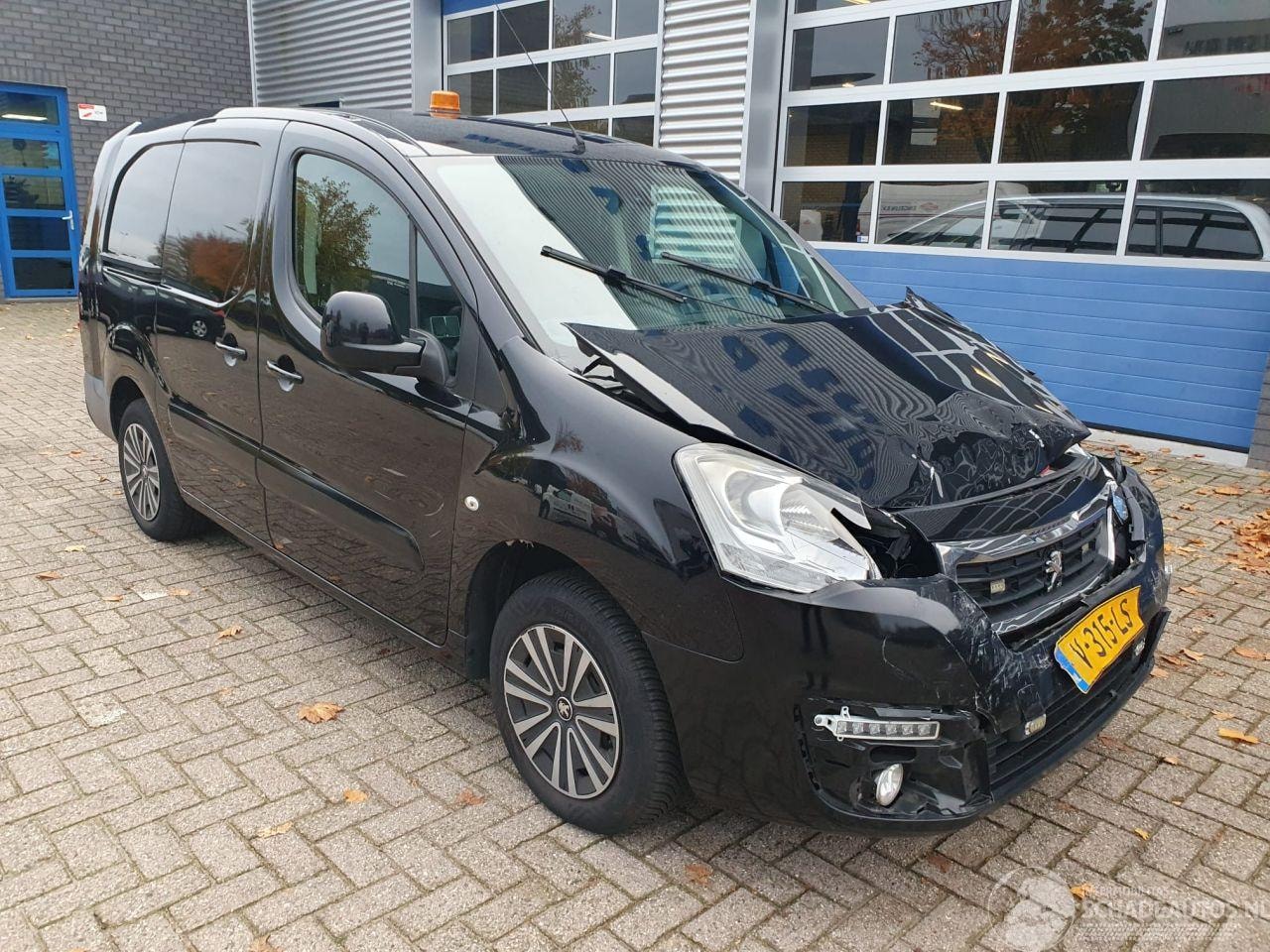 Peugeot Partner - L2 122 1.6 BlueHDi 100 Premium Pack S&S - AutoWereld.nl