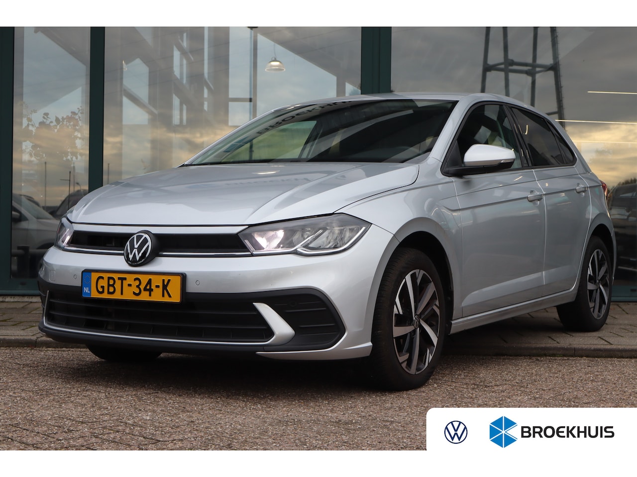 Volkswagen Polo - 1.0 TSI Life Edition 95PK | Achteruitrijcamera | Draadloze telefoonlader | Keyless entry/s - AutoWereld.nl