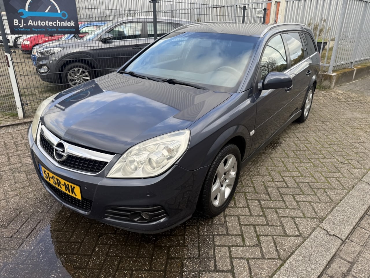 Opel Vectra Wagon - 2.2-16V Business Airco ecc , Apk - AutoWereld.nl