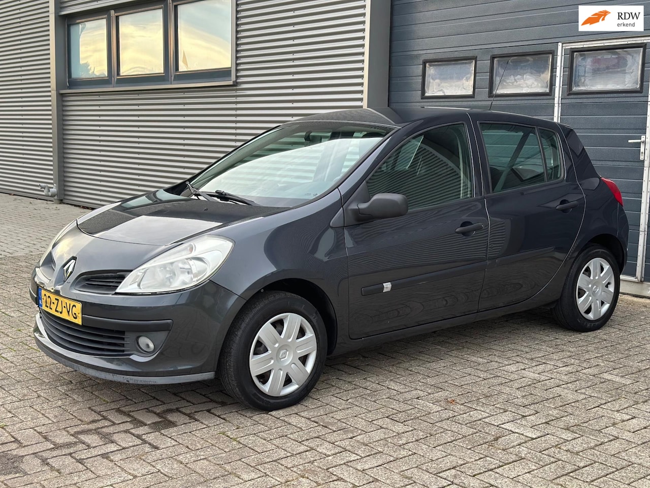 Renault Clio - 1.2-16V Special Line NWE APK - RIJDT PRIMA - AIRCO!! - AutoWereld.nl