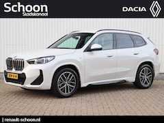BMW X1 - sDrive18i M-sport Automaat | Sportstoelen | Camera | Stoelverwarming | Carplay | Elek. Kle