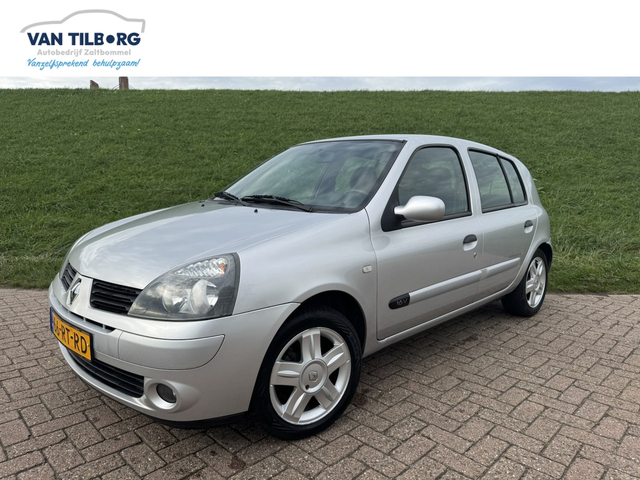 Renault Clio - 1.2-16V Community Airco | BT audio | 15" LMV - AutoWereld.nl