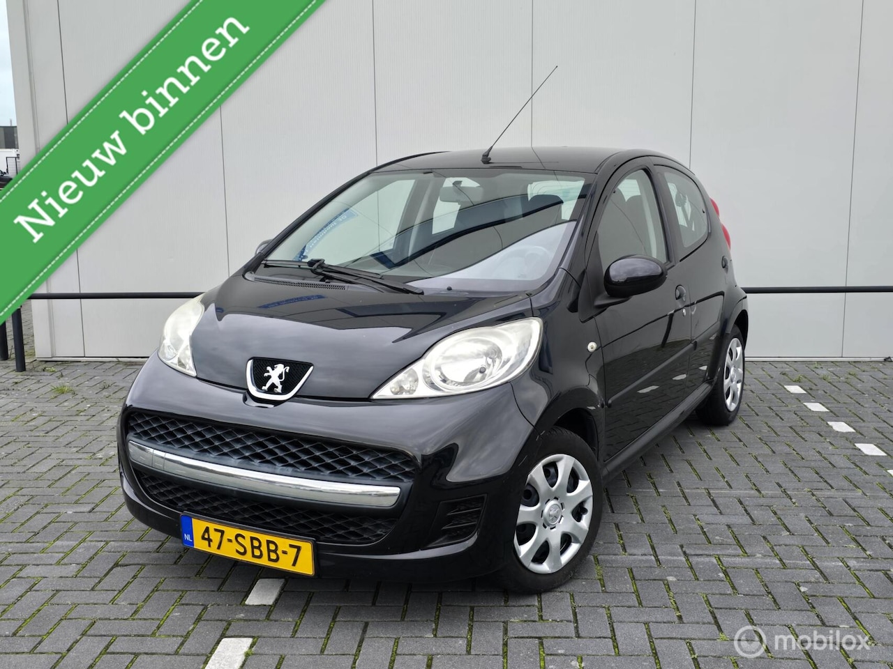 Peugeot 107 - 1.0-12V Accent 2011 158DKM! Airco! Elek. Pakket - AutoWereld.nl