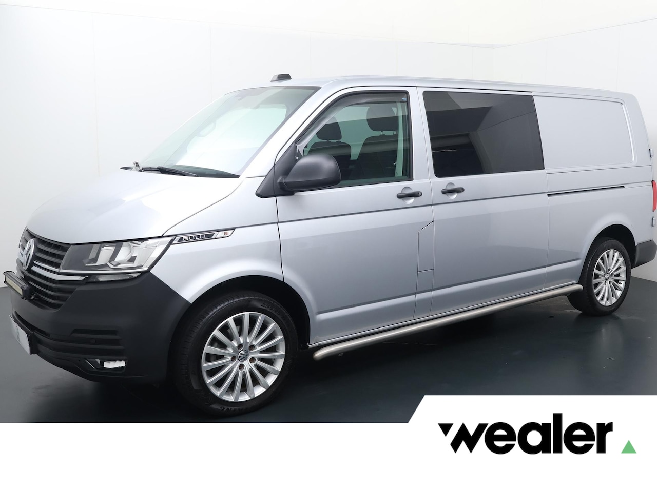 Volkswagen Transporter - 2.0 TDI L2H1 30 DC Highline Dubbele Cabine| 110 PK | Parkeersensoren + Achteruitrijcamera - AutoWereld.nl