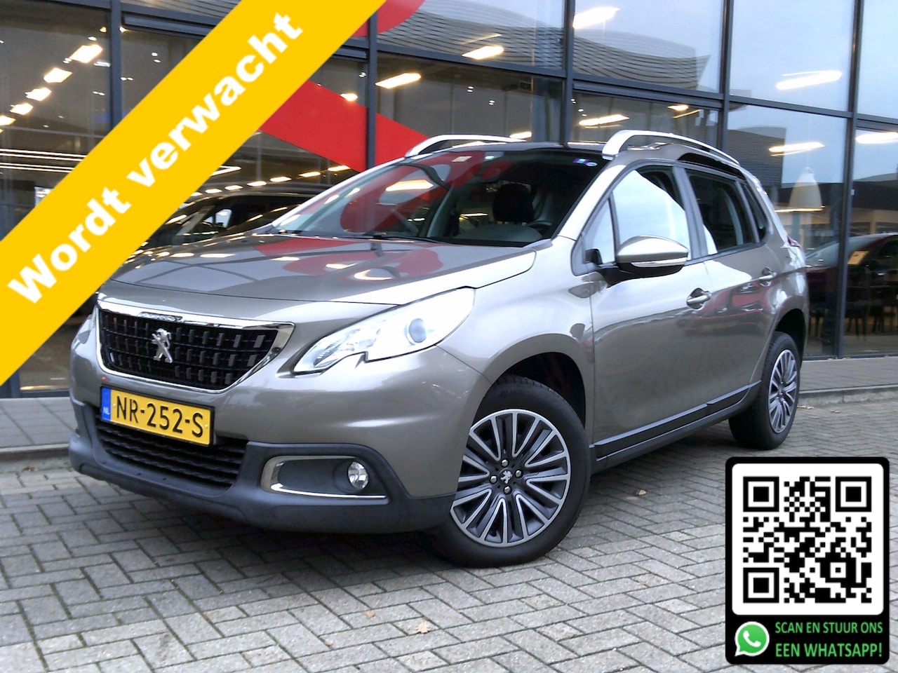 Peugeot 2008 - 1.2 PureTech Blue Lion | AIRCO | NAVIGATIE | TREKHAAK | 110 PK | - AutoWereld.nl