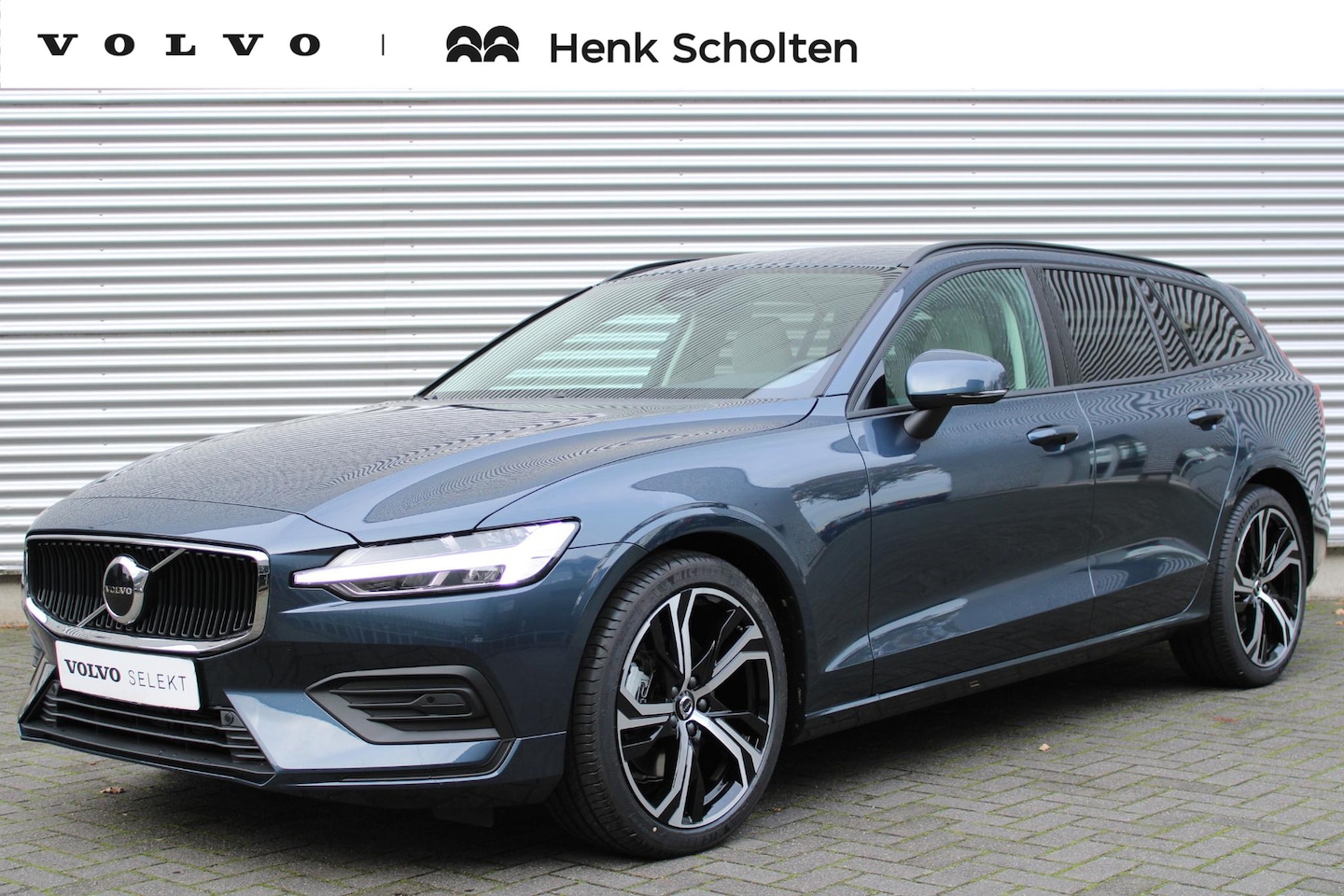Volvo V60 - 2.0 B4 Essential Edition | l Lichtmetalen Velgen 6-Spaaks 19"| Moritz leder blond | Park A - AutoWereld.nl