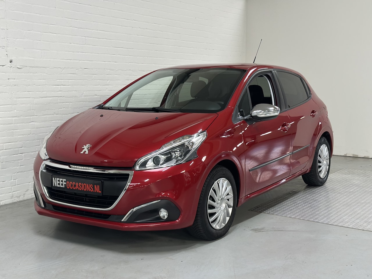 Peugeot 208 - 1.2 PureTech Blue Lease AIRCO / NAVI / CRUISE - AutoWereld.nl