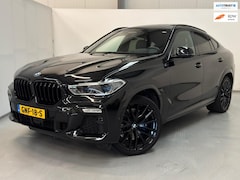 BMW X6 - M50i / Pano / Harman / Laser / HUD / Memory / CarPlay
