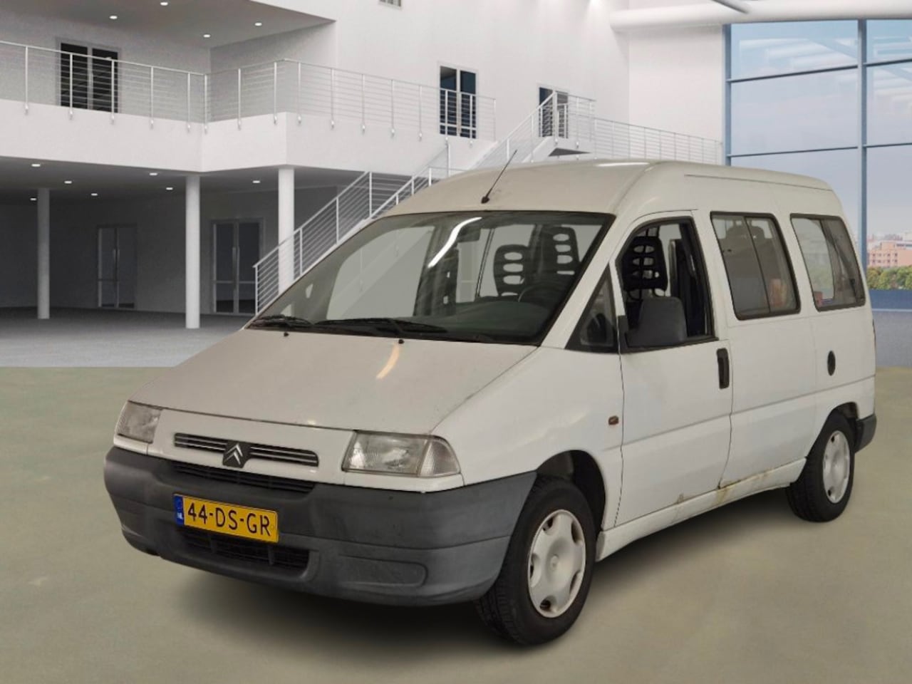 Citroën Jumpy - 1.6i Comfort 5/6 p/ROLSTOELVERVOER MET OPRIJPLAAT - AutoWereld.nl