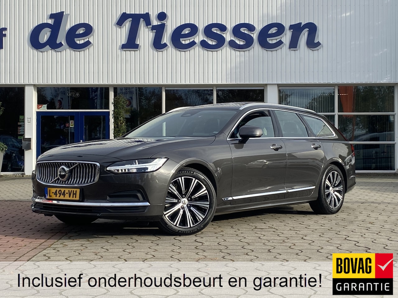 Volvo V90 - 2.0 B5 Inscription Pano, Leer, Trekhaak, Rijklaar met beurt & garantie! - AutoWereld.nl