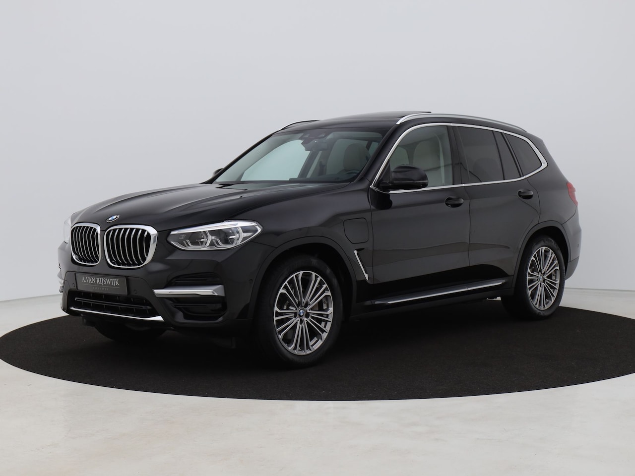 BMW X3 - xDrive30e | PANO | 360° | HUD | KEYLESS | STOEL- EN STUURVERW. - AutoWereld.nl