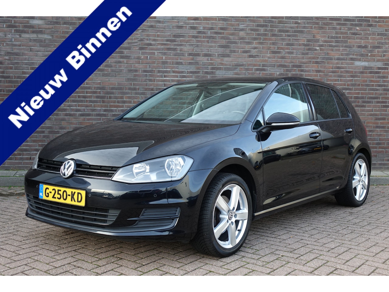 Volkswagen Golf - 1.4 TSI Business Edition Connected 1.4 TSI Business Edition Connected, prachtige auto, 4 nieuwe All seasons Automaat - AutoWereld.nl