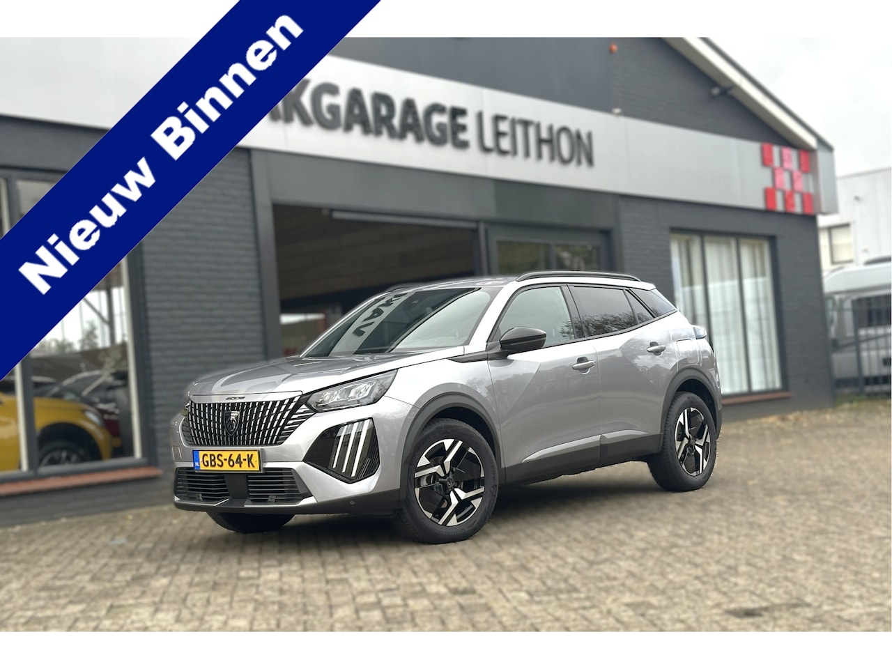 Peugeot 2008 - 1.2 PureTech 100 Allure - Zwarte hemel - Wireless carplay - AutoWereld.nl