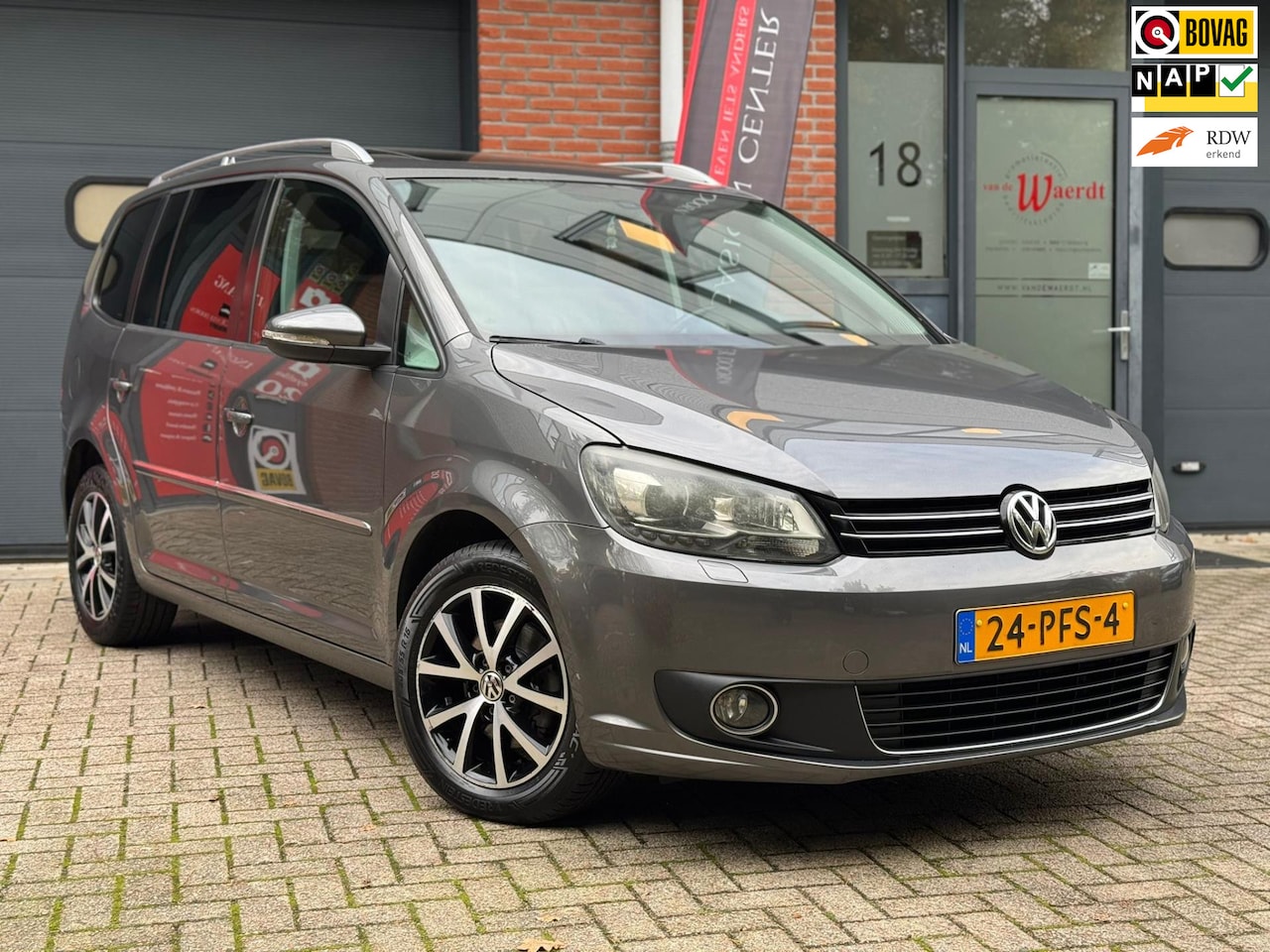Volkswagen Touran - 1.2 TSI Highline/Luxe Uitvoering/NAP/Airco/Leder/Stoelverwarming/APK/Luxe uitvoering/Panor - AutoWereld.nl