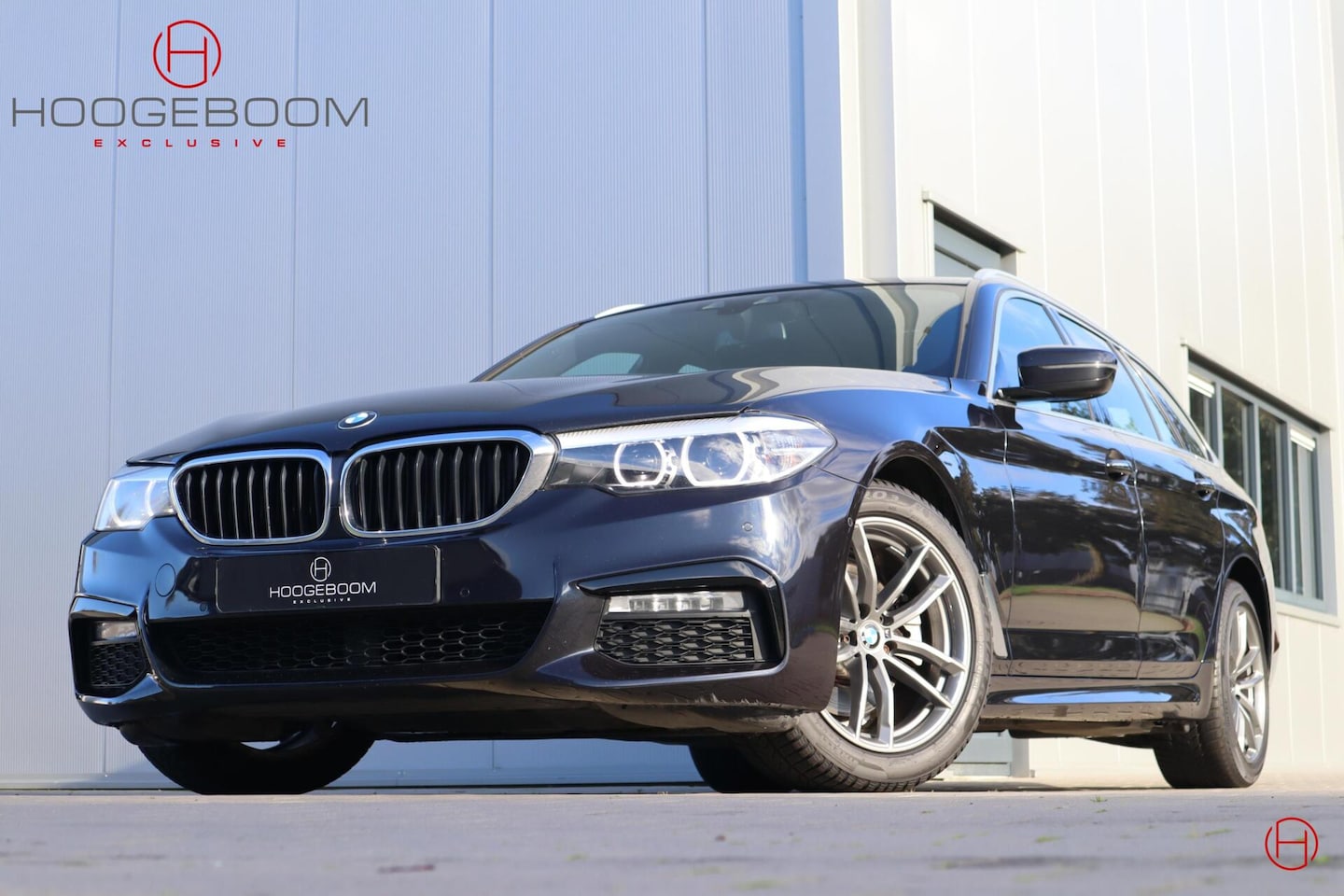 BMW 5-serie Touring - 520i High Executive M-Sport / Stoelverwarming / PDC / Navi - AutoWereld.nl