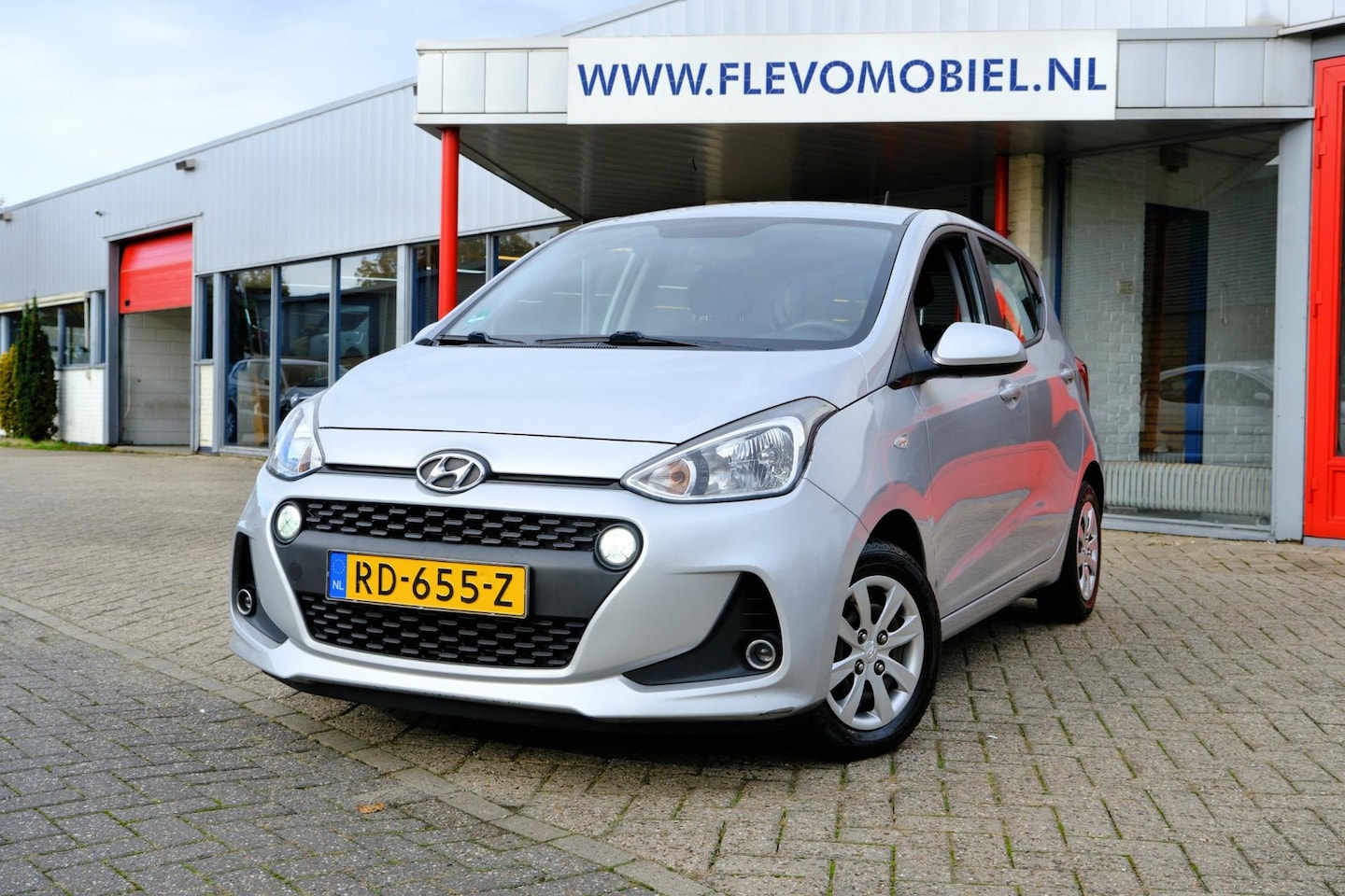 Hyundai i10 - 1.0i Go! 2017 5-drs Clima|Navi|LED-dagrij|Cruise - AutoWereld.nl