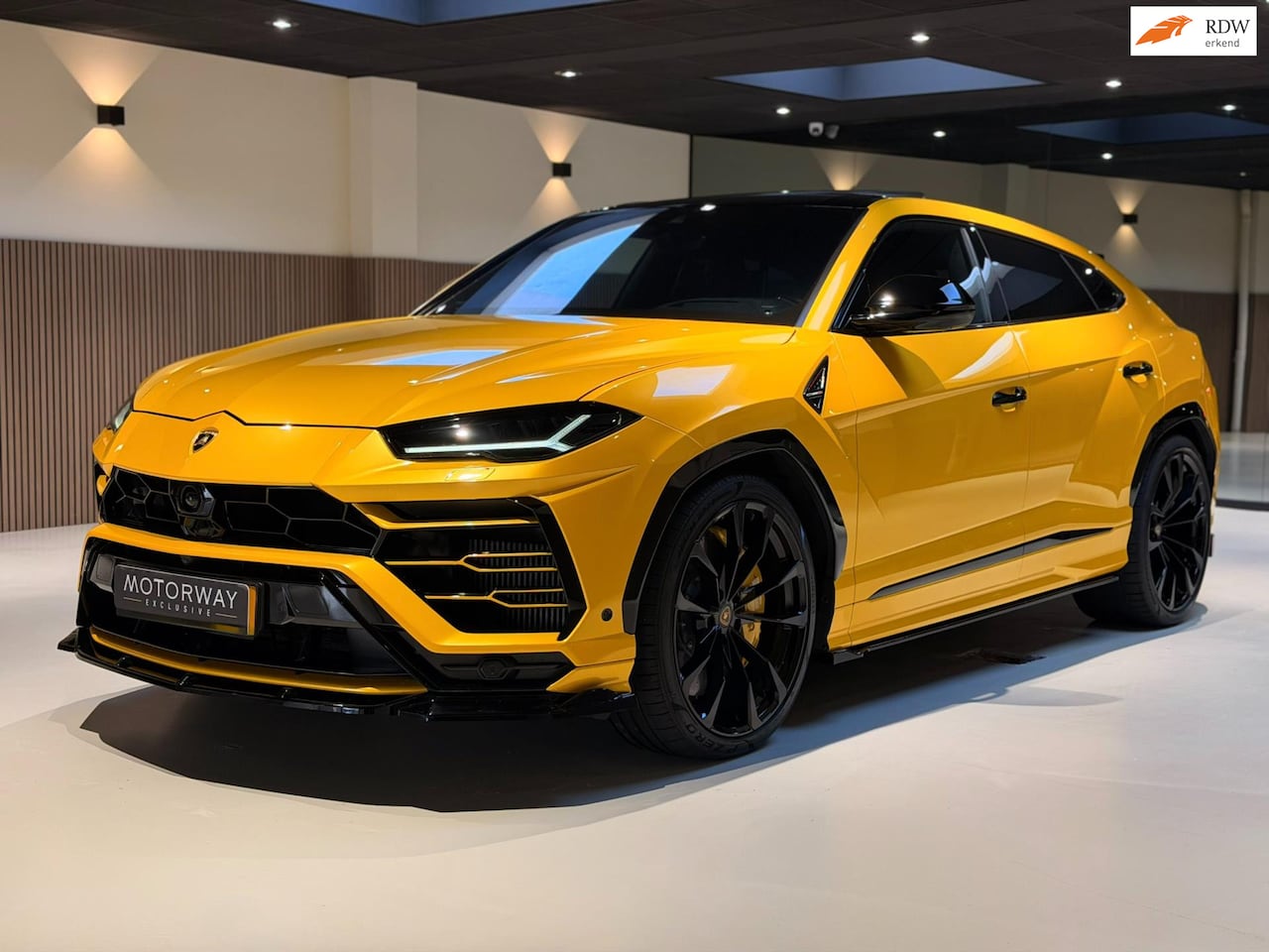 Lamborghini Urus - 4.0 V8 |PANO|B&O|CERAMIC|FABRIEKSGARANTIE|FULL PPF|HUD|MASSAGE - AutoWereld.nl