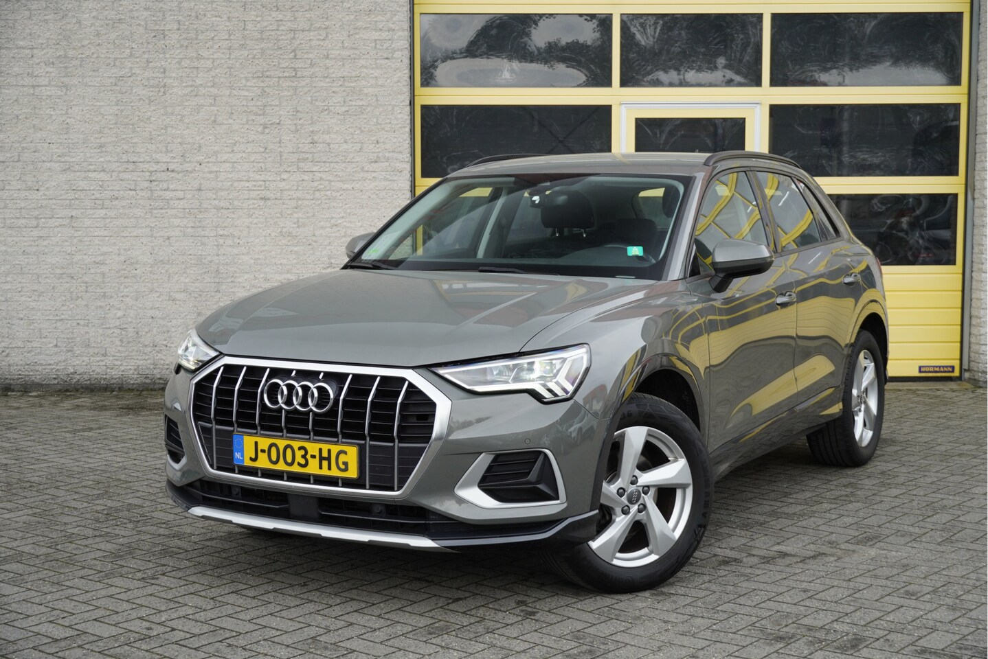 Audi Q3 - 35 TFSI 150PK! Automaat Business Edition BJ2020 Lmv 18'" | Led V+A | Pdc | Navi | Dynamisc - AutoWereld.nl