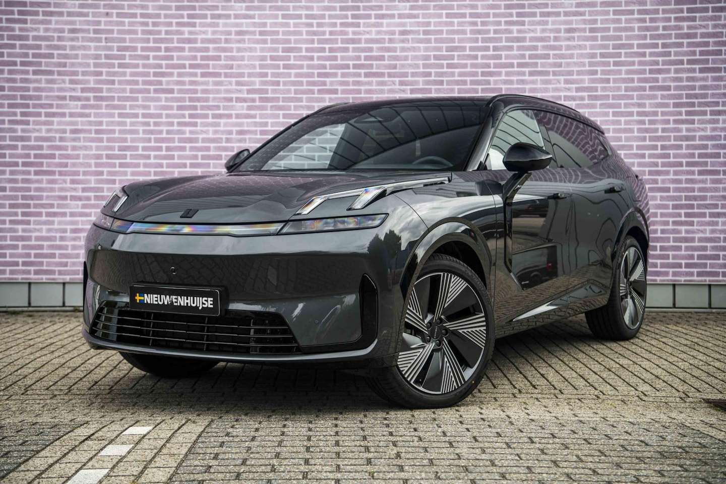 Lynk & Co 08 - More | Elektrische massage- & ventilatiestoelen | Stoelverwarming voor & achter | Panorama - AutoWereld.nl