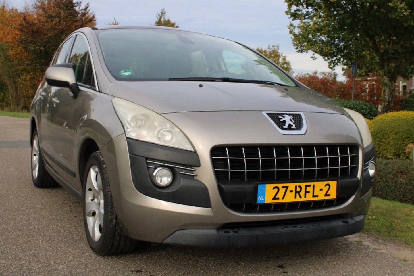 Peugeot 3008 - 1.6 HDIF 111pk ST ECC/cruise/navi/trekhaak/panodak - AutoWereld.nl