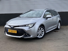 Toyota Corolla Touring Sports - Hybrid 140 Active Adaptieve cruise control, achteruitrij camera, navigatie Apple CarPlay/A