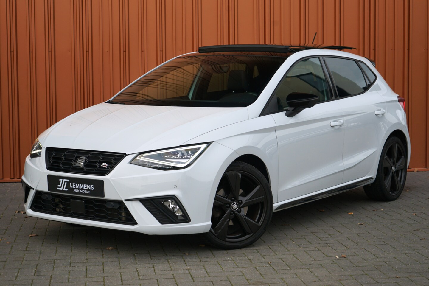 SEAT Ibiza - 1.0 TSI FR BLACK EDITION DSG 110PK Panodak Alcantara Virtual LED Camera Beats ACC - AutoWereld.nl