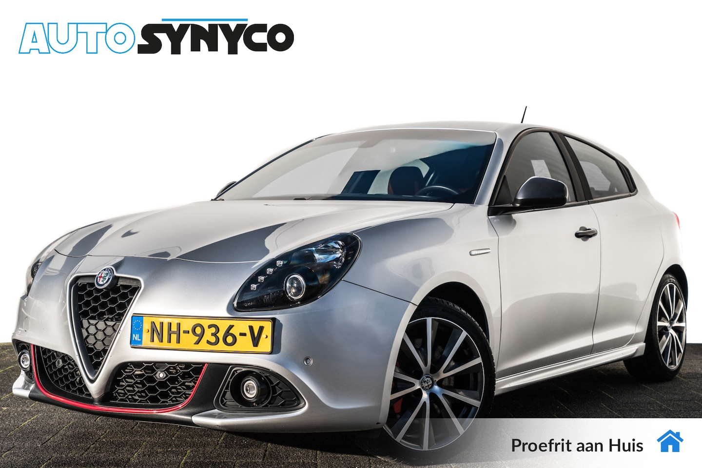 Alfa Romeo Giulietta - 1.4 Turbo MultiAir Super | Stoelverwarming | Trekhaak | Leder | Navi | Clima | Cruise - AutoWereld.nl