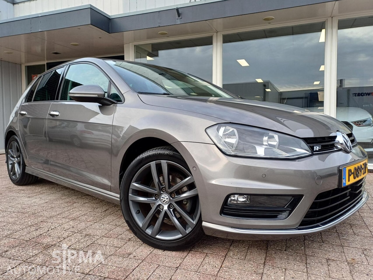 Volkswagen Golf - 1.2 TSI R-Line/2015/Trekhaak/LMV/ACC/189dkm/ - AutoWereld.nl